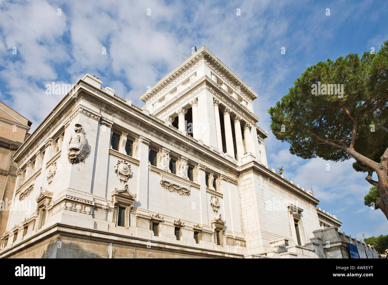Seitenansicht des Nationaldenkmals von Viktor Emmanuel II., Rom, Italien, Europa Stockfoto