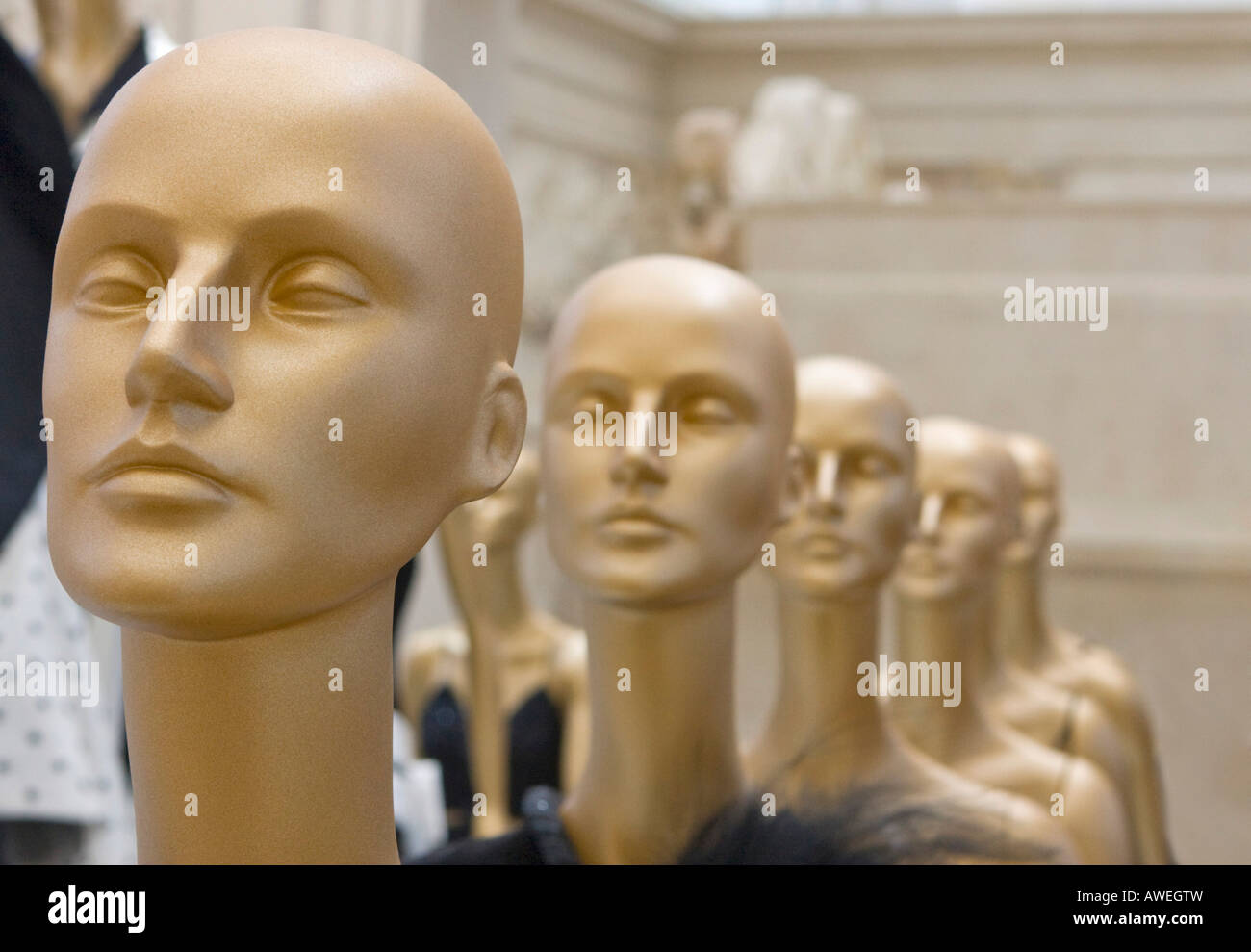 Detail beschossen, Schaufensterpuppe Kopf der "Valentino in Rom: 45 Jahre Style" Ausstellung im Musée Ara Pacis Augustae, Rom, Stockfoto