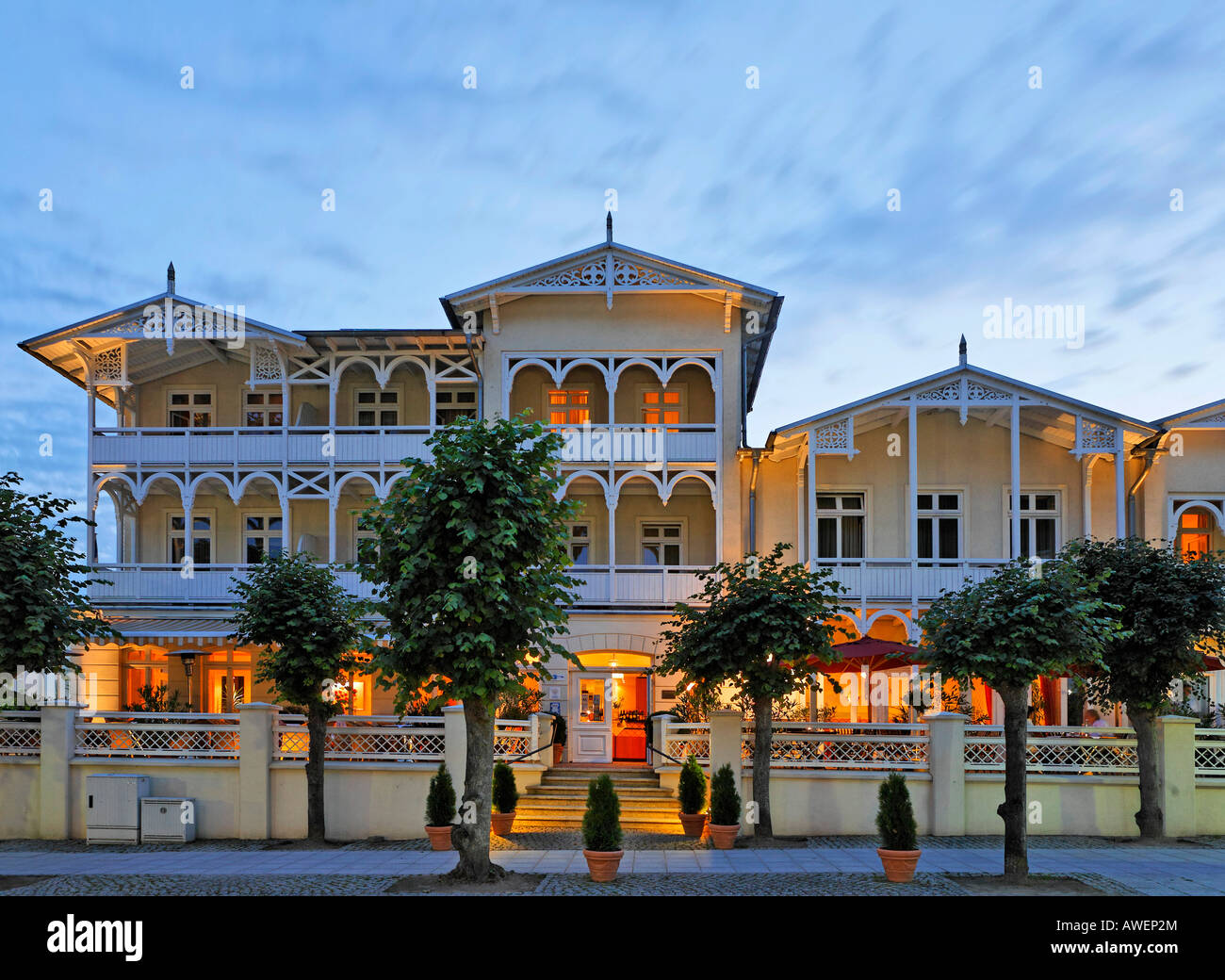 Typische Architektur auf der Wilhelm Straße, Sellin, Badeort Rügen, Deutschland, Europa Stockfoto