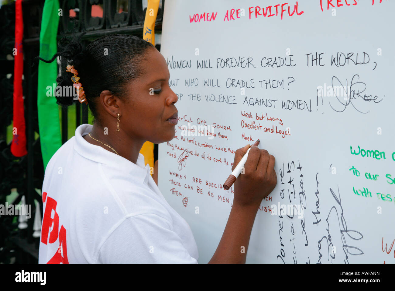 Junge Frau Protest gegen Gewalt gegen Frauen, Georgetown, Guyana, Südamerika Stockfoto