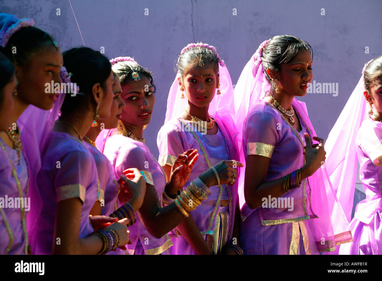 Mädchen der indischen ethnischen Zugehörigkeit bei einem Hindu-Festival in Georgetown, Guyana, Südamerika Stockfoto