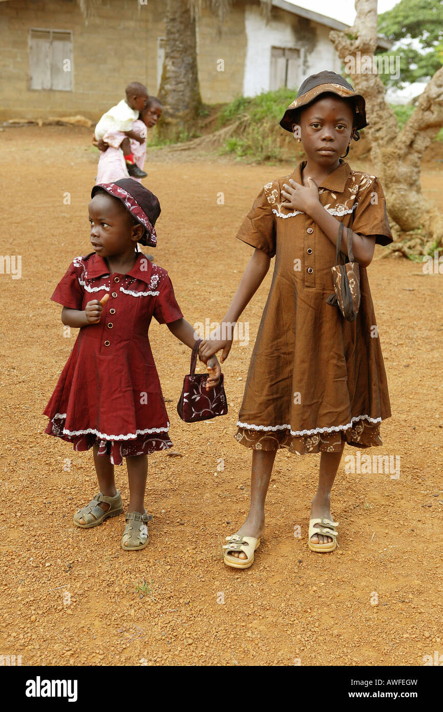 Schwestern verkleidet für Kirche, Kamerun, Afrika Stockfoto