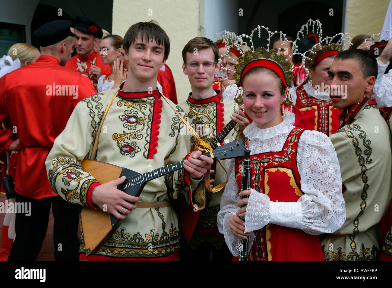 Gruppe von Weißrussen gekleidet in traditioneller Tracht auf ein internationales Festival für Tracht in Muehldorf am Inn, Upp Stockfoto