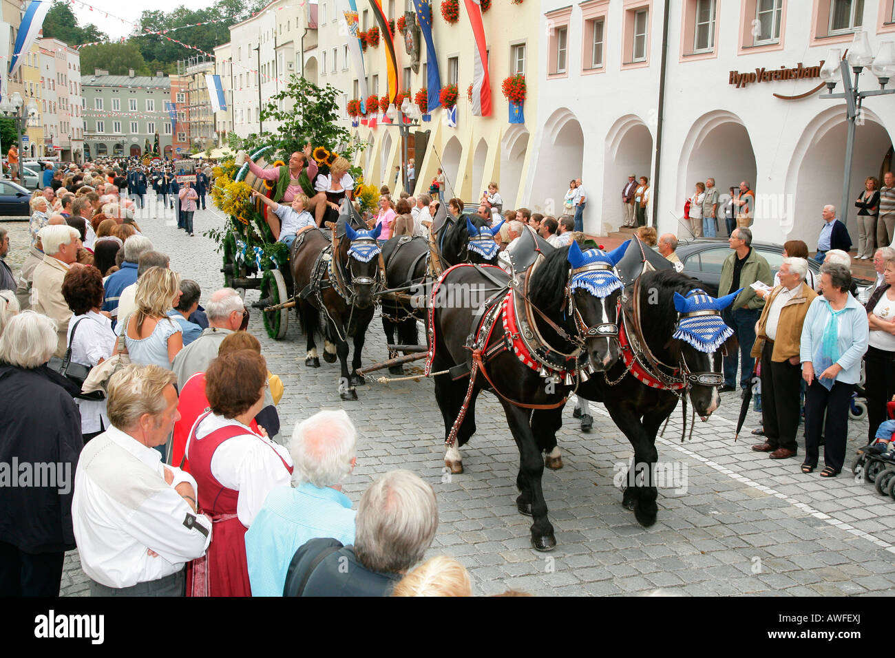 Brauerei-Wagen an ein internationales Festival für Tracht in Muehldorf bin Inn, Upper Bavaria, Bavaria, Germany, Eu Stockfoto