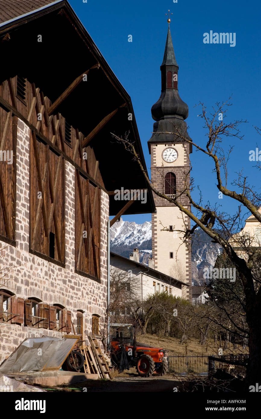 Alpine Dorf Saint peter, Val di Funes, Italien Stockfoto