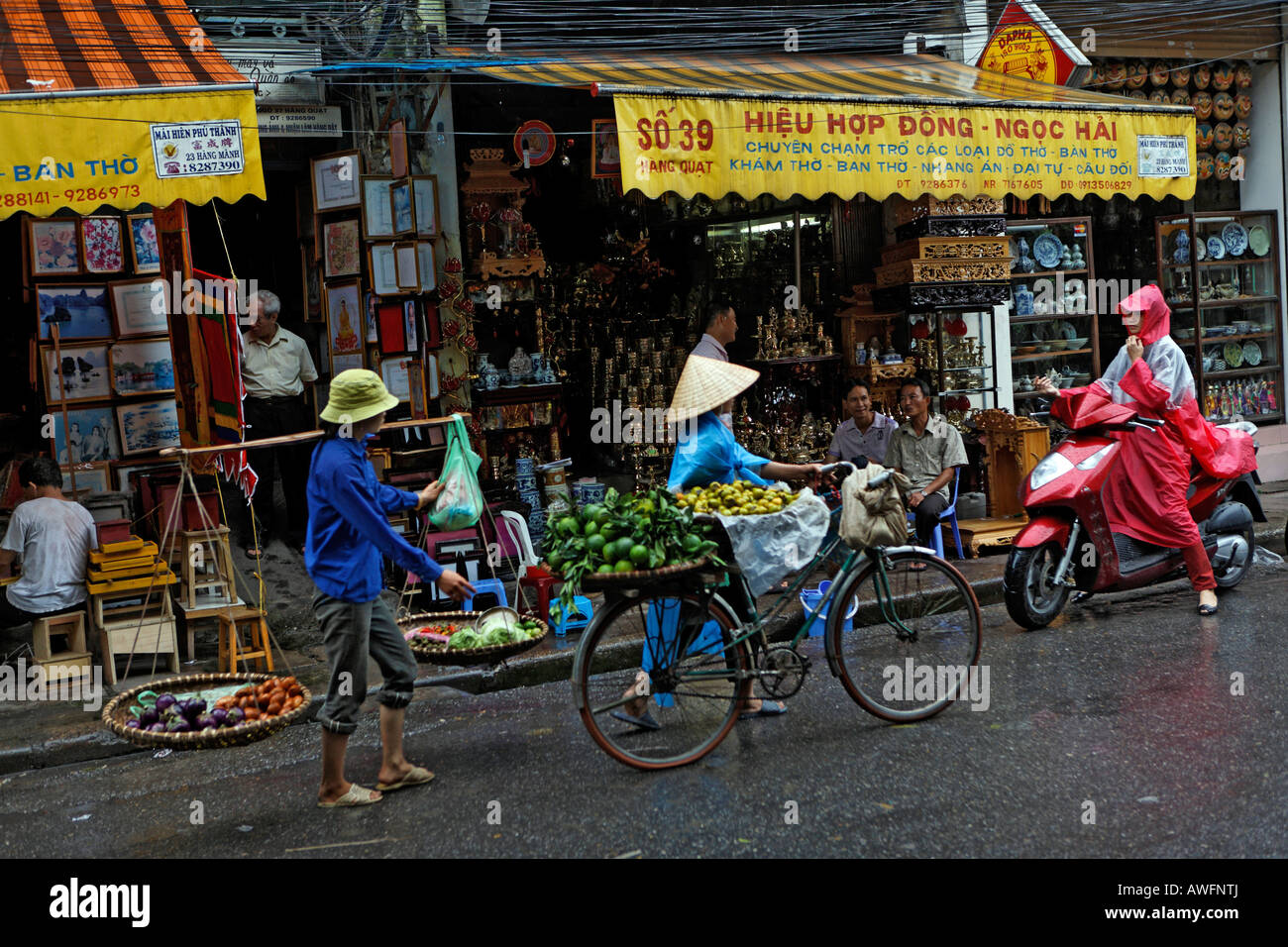 Altstadt bei Regen, Hanoi, Vietnam, Asien Stockfoto