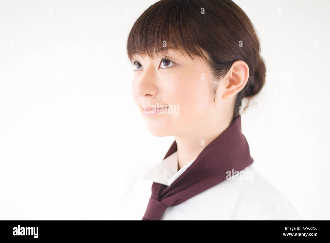 Eine Kellnerin nachschlagen Stockfoto