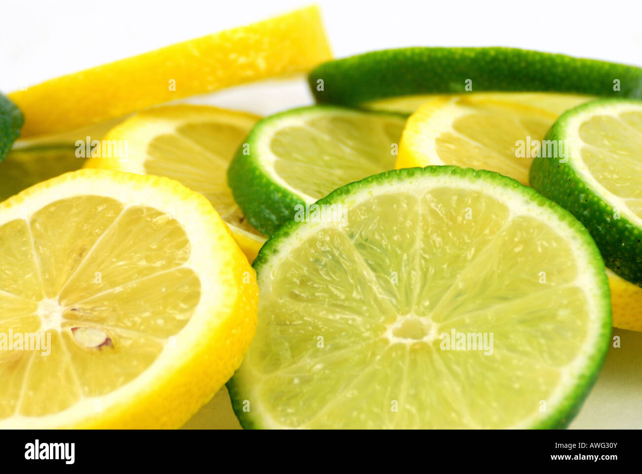 Scheiben Zitronen und Limetten Stockfoto