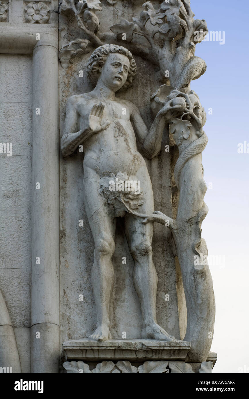 Adam und Eva Statue an der Ecke der Dogenpalast, Venedig, Italien Stockfoto