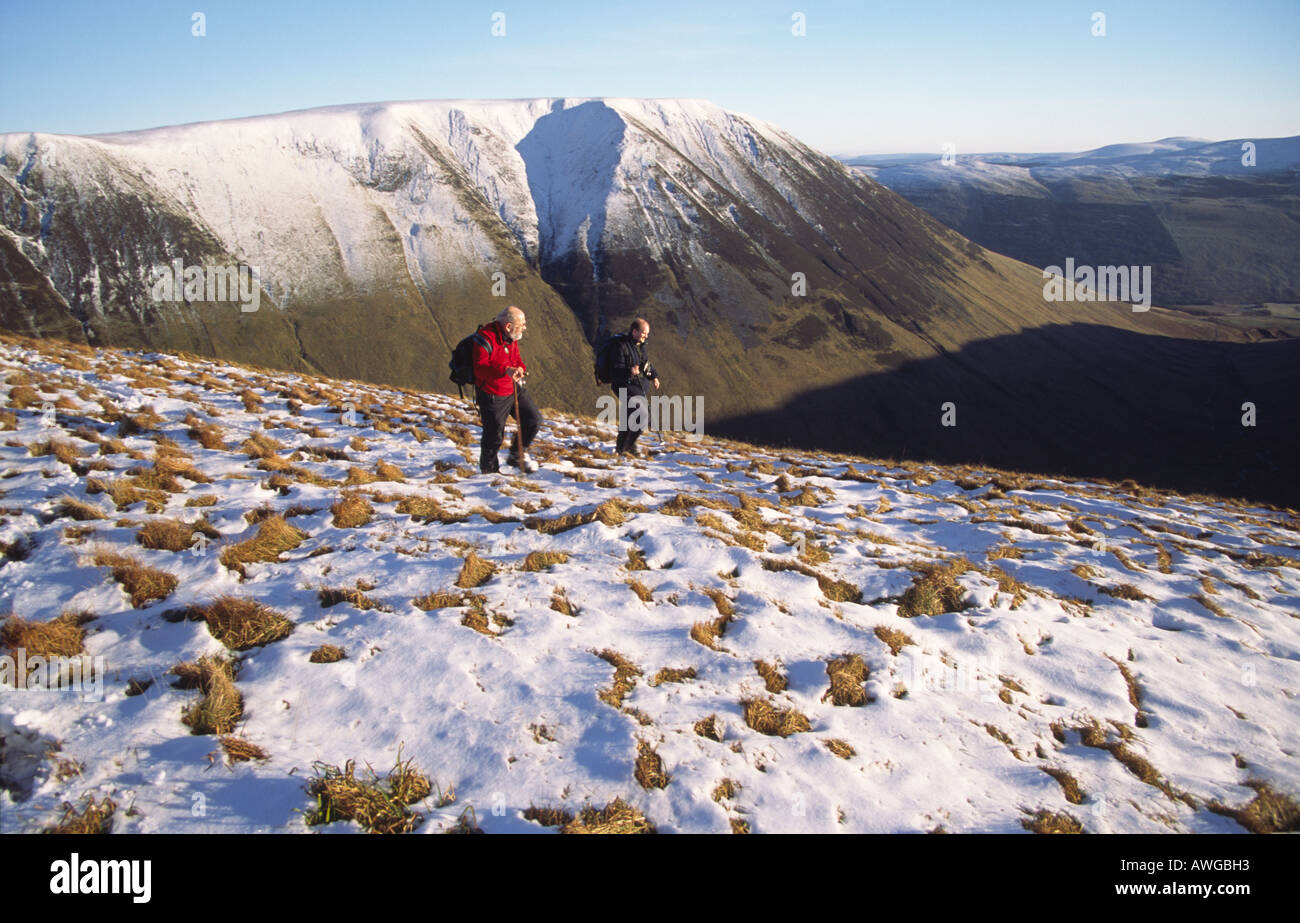 Bergwandern im Schnee Schottland Stockfoto