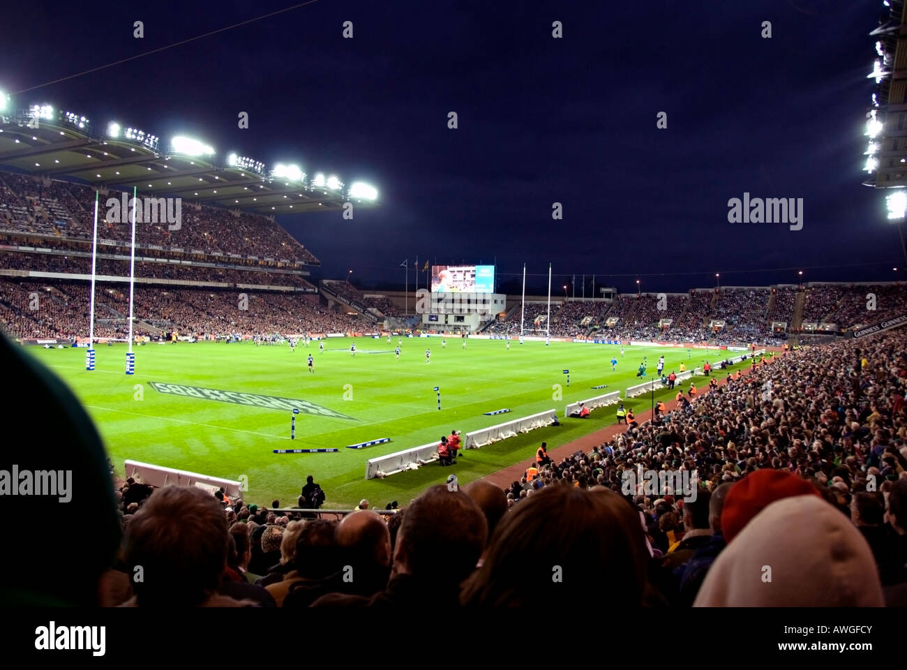 Croke Park Stadion in der Nacht während der 2008 6 Nations Rugby Clash zwischen Schottland & Irland. Stockfoto