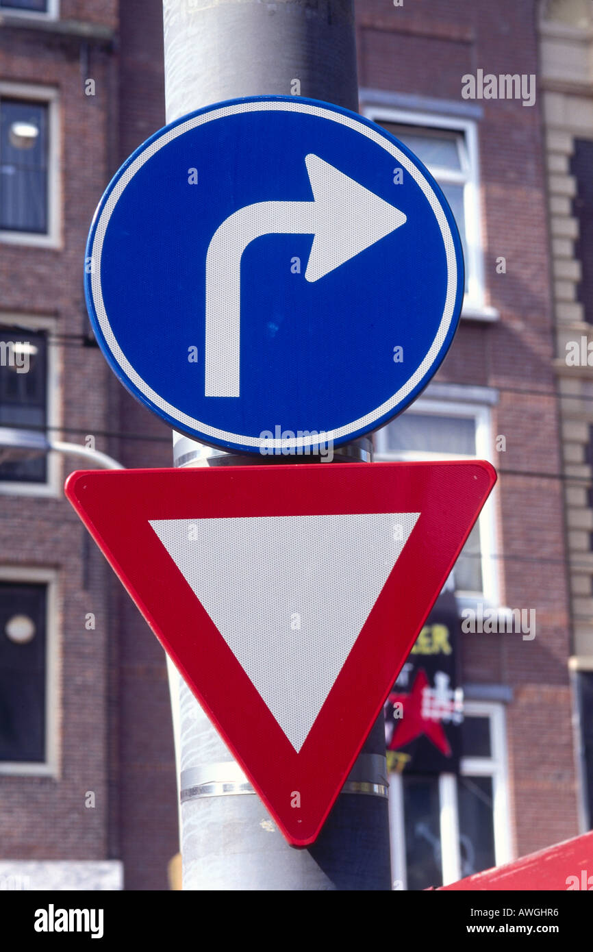 Niederländische Vorfahrt Zeichen Stockfoto