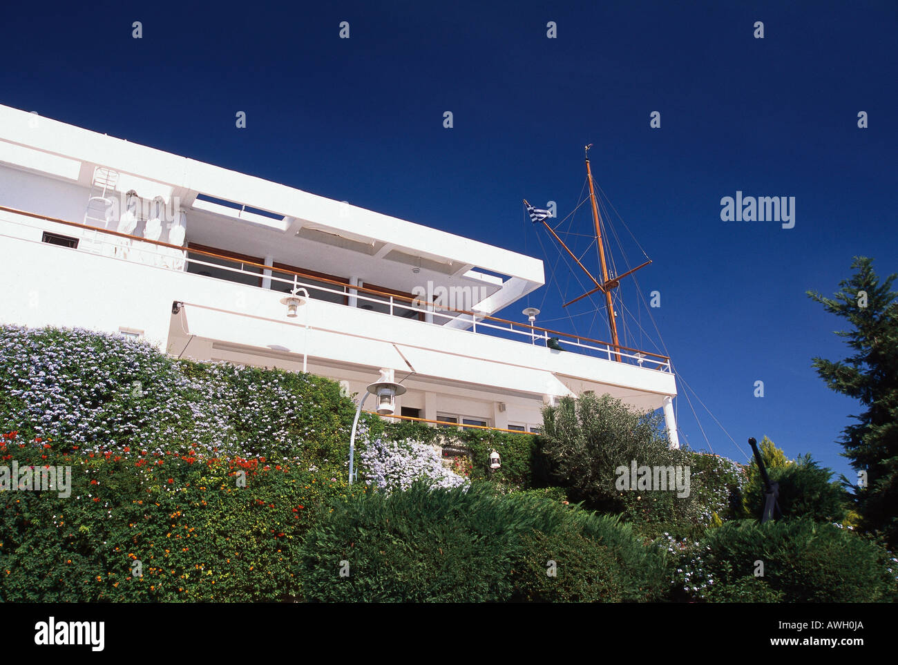 Griechenland, Athen, Piräus, Mikrolimano, Yacht-Club von Griechenland, äußere des wichtigsten Clubhaus, niedrigen Winkel Ansicht Stockfoto