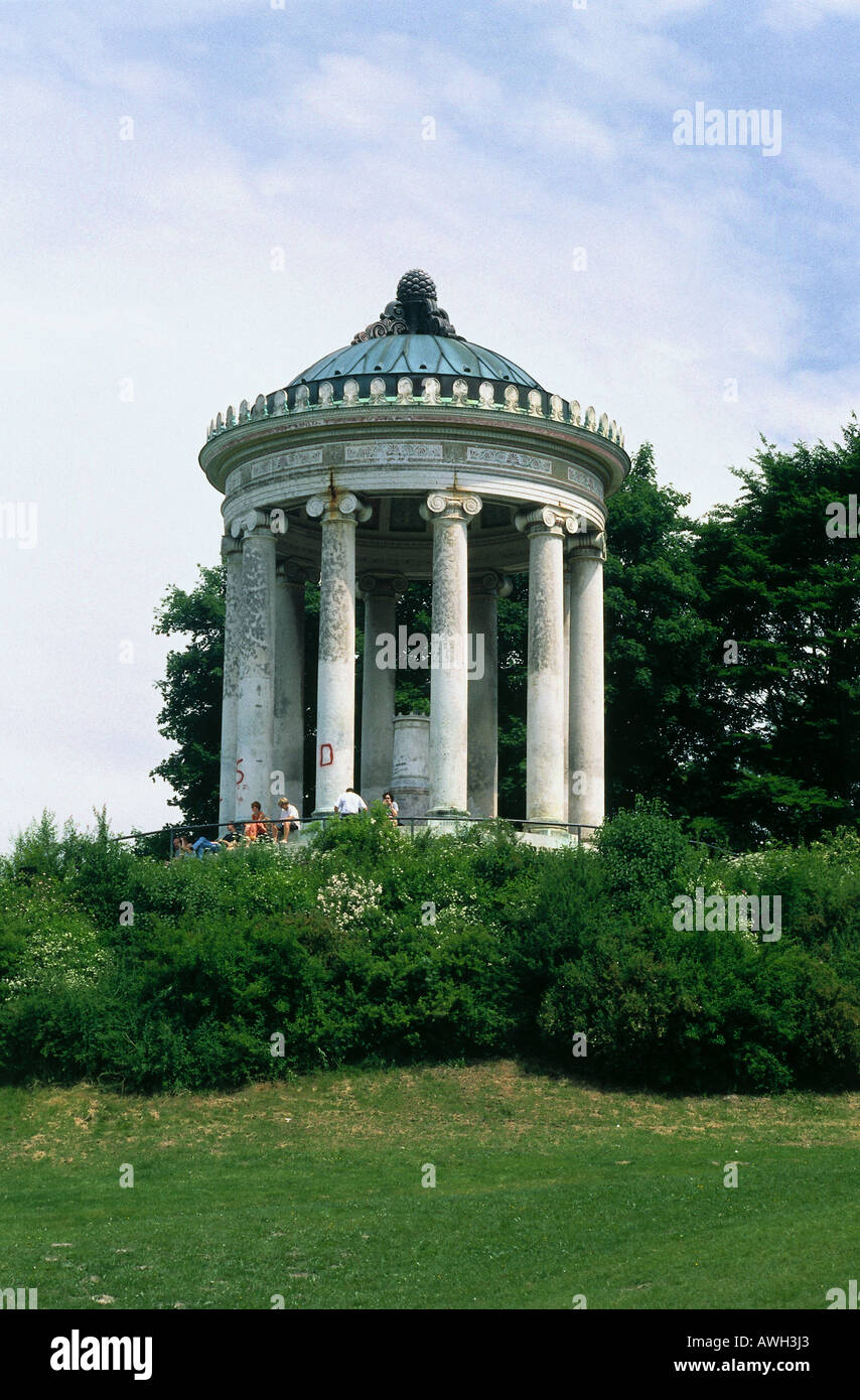 Deutschland Bayern Munchen Englischer Garten Monopteros Neo Klassizistischen Rotunde Von Leo Von Klenze Entworfen Stockfotografie Alamy