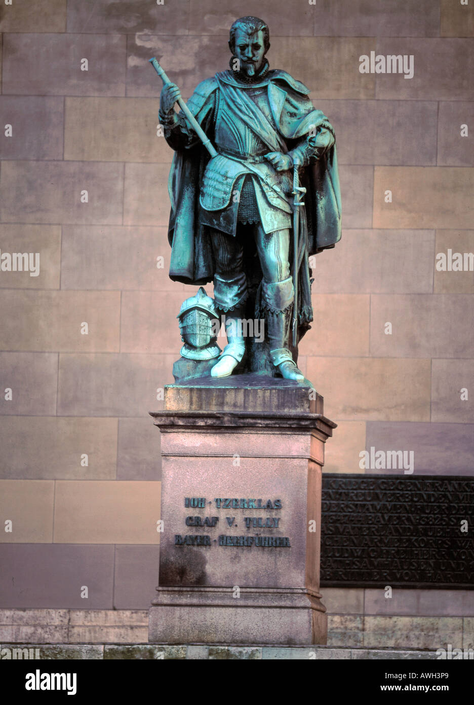 Deutschland, Bayern, München, Feldherrnhalle, Bronze-Statue von Graf Tilly, Stockfoto