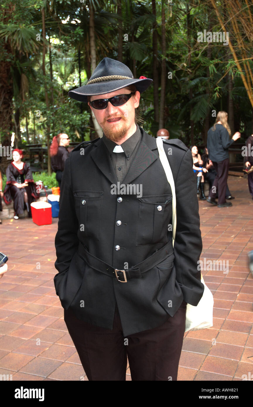Diskordianischen Papst bei Gothic Hochzeit dsc 7138 Stockfoto