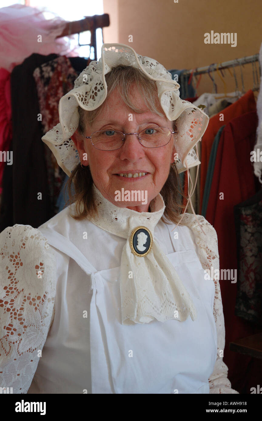 Susse Kleine Alte Dame Draht Felge Glaser Dsc 2672 Stockfotografie Alamy