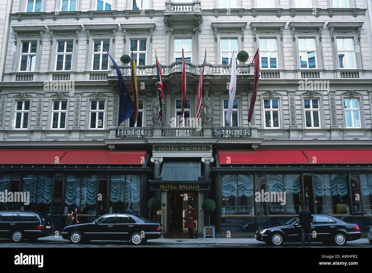 Österreich, Wien, Philharmonikerstrasse 4, Hotel Sacher, untere Fassade und Eingang Stockfoto