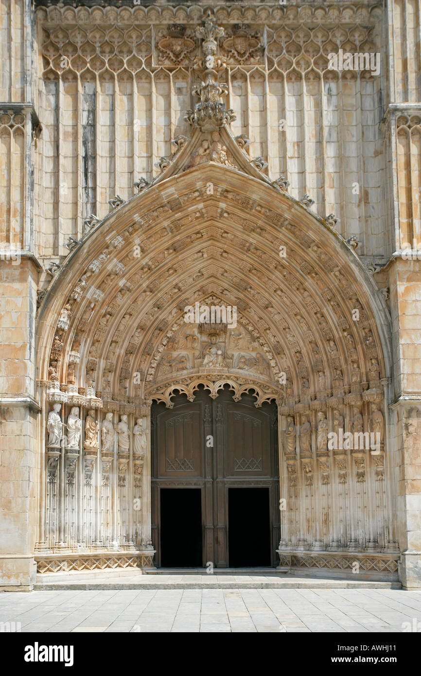 Die reich verzierten Tür Portal oder Eintrag von das Kloster Batalha Portugal wo König Duarte und seiner Frau Leonor begraben sind. Stockfoto