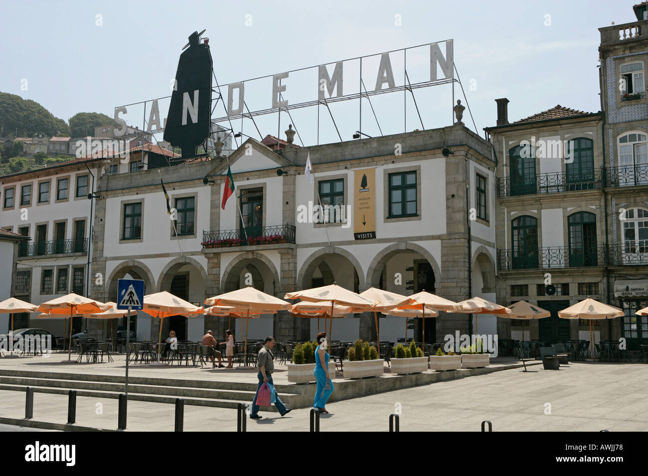 Die Sandeman Port Wine Lodge in Nova de Gaia Porto Portugal Stockfoto