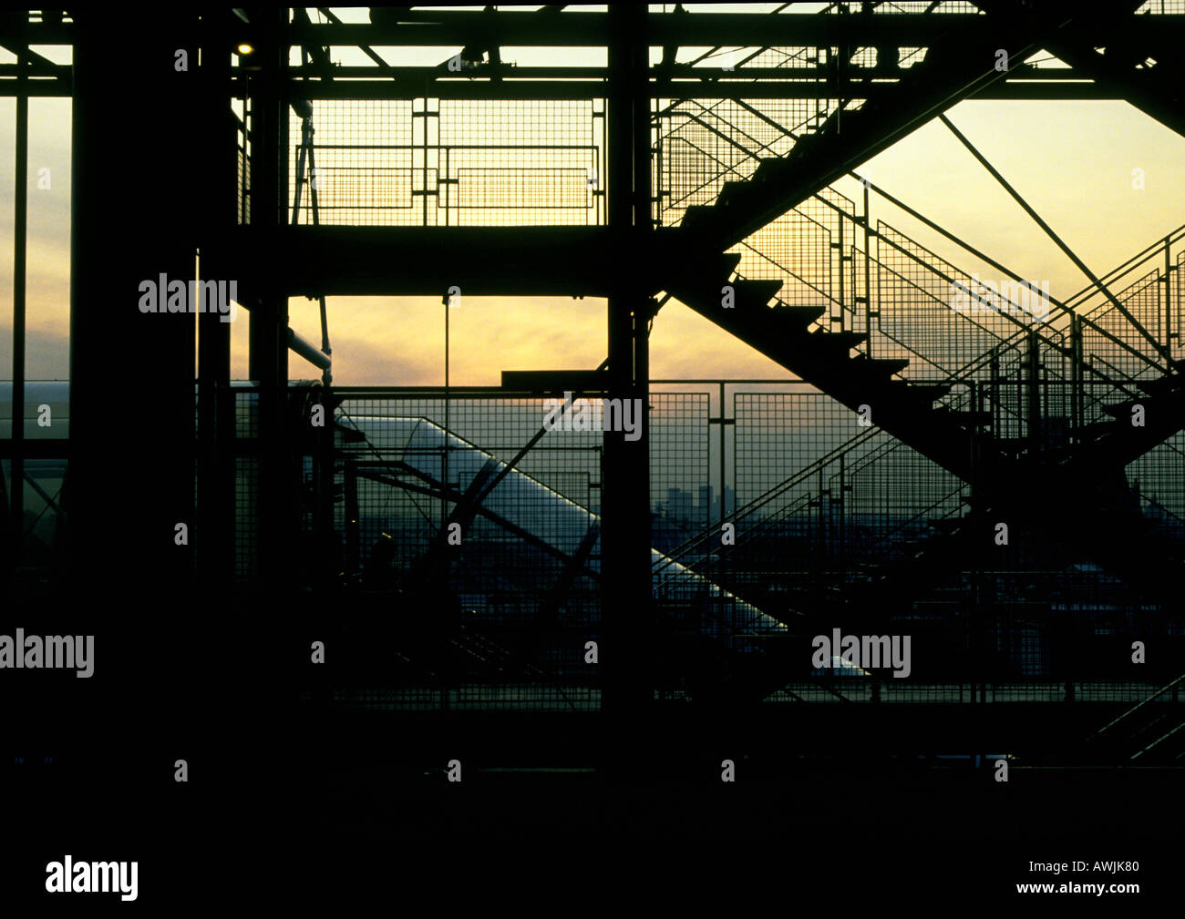 Frankreich, Paris, Treppen des Centre Pompidou bei Sonnenaufgang Stockfoto