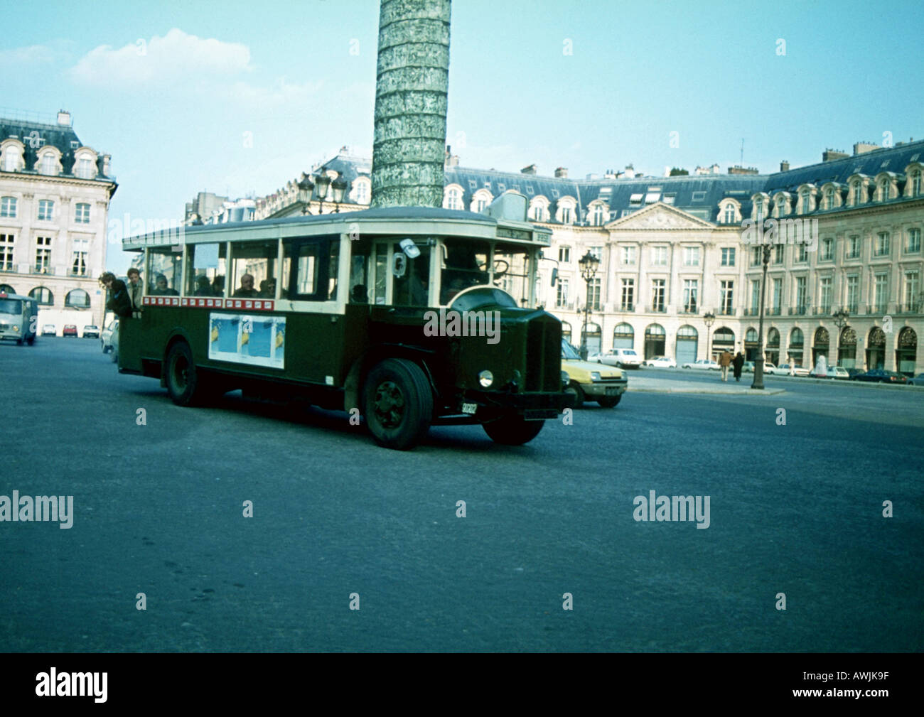 Frankreich, Paris, Bus in Place Vendome Stockfoto