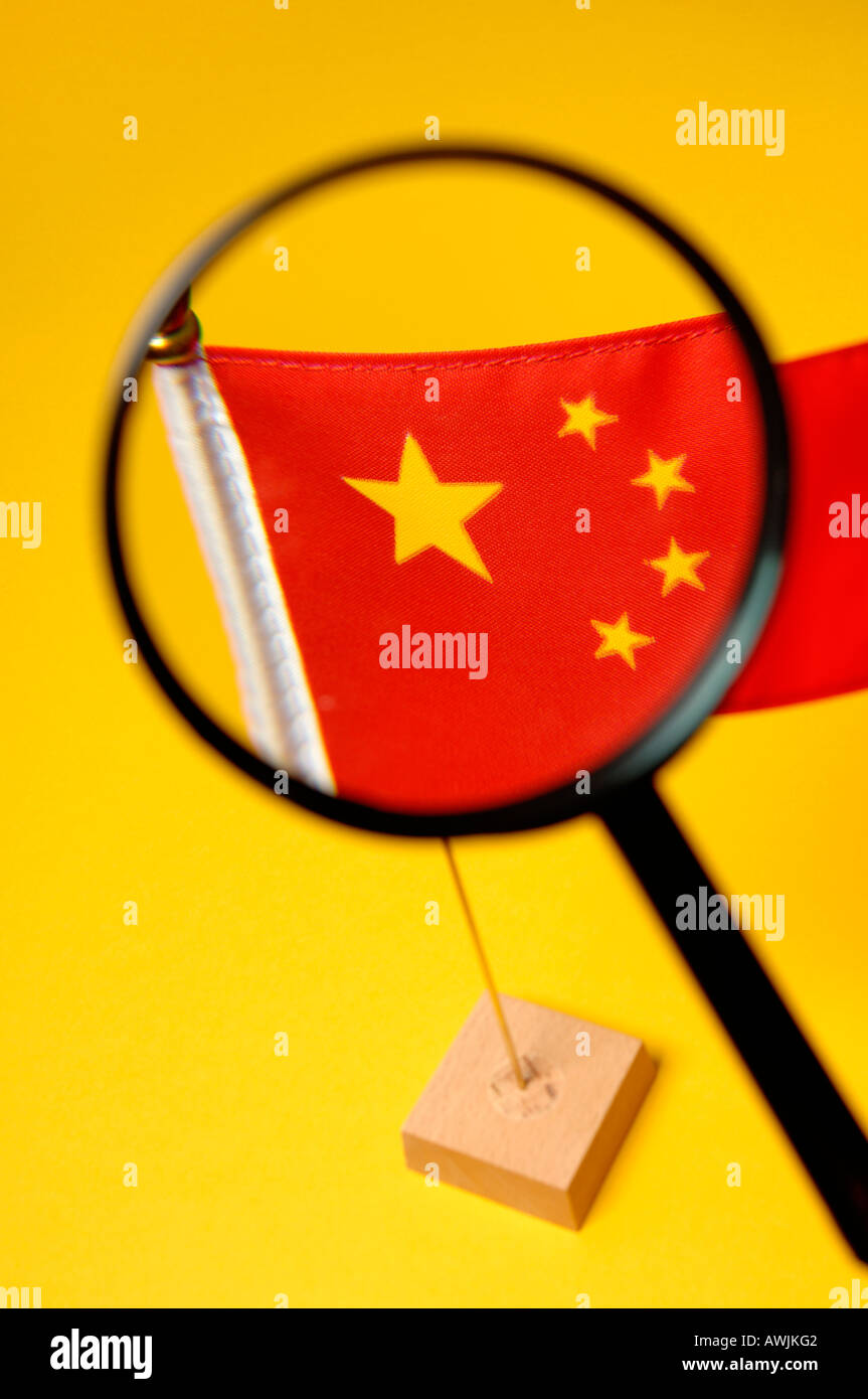 Lupe und China Flagge Stockfoto