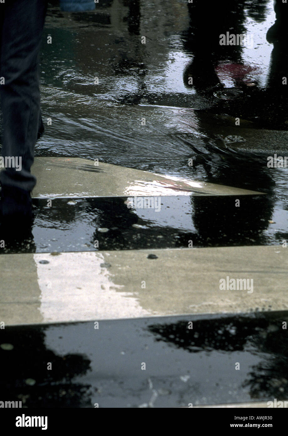 Wasserbecken auf cross-Spaziergang Stockfoto