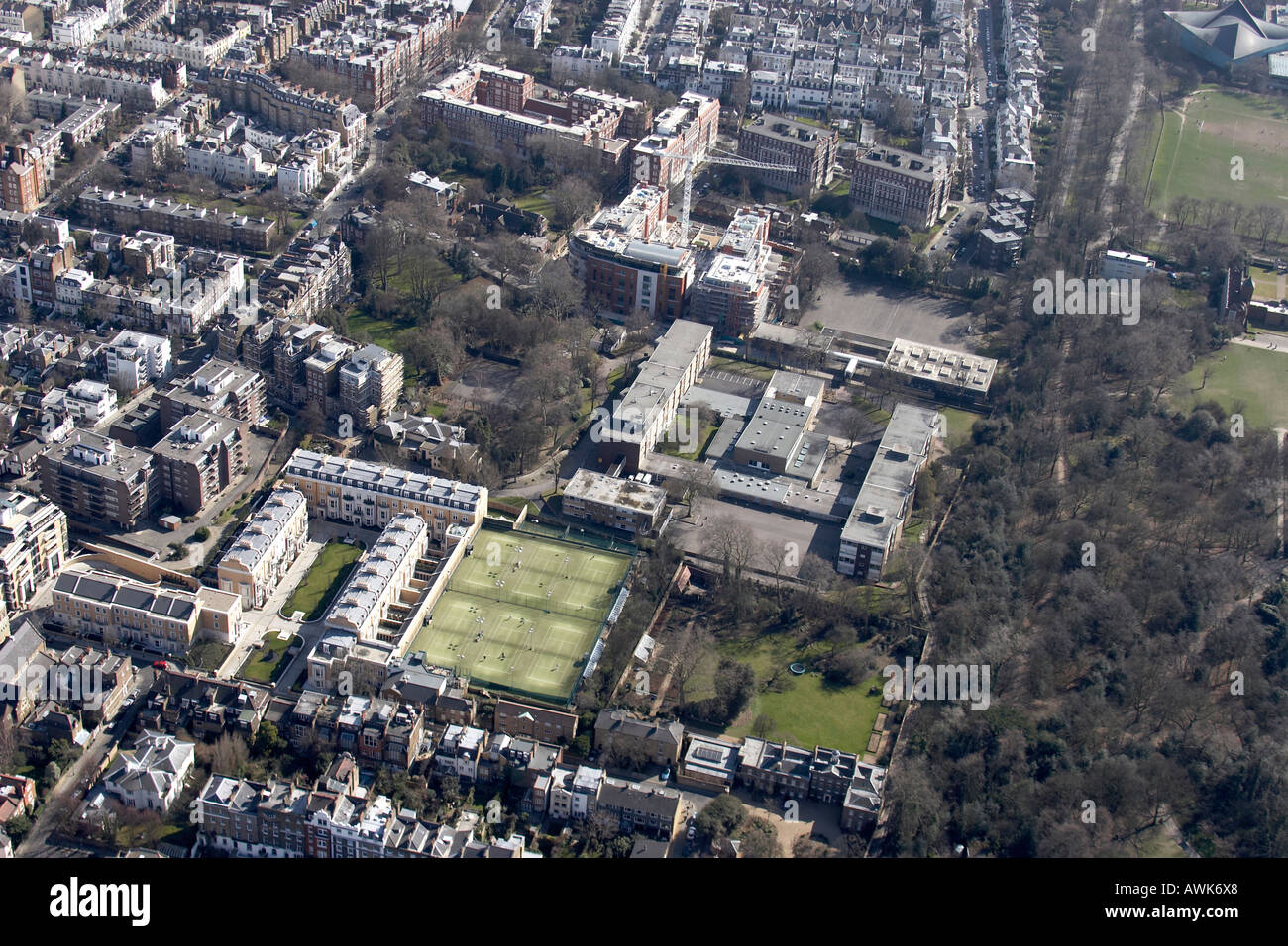 Hohen Niveau schrägen Luftbild südlich von Commonwealth Institute Holland Park Cricket Ground Stockfoto