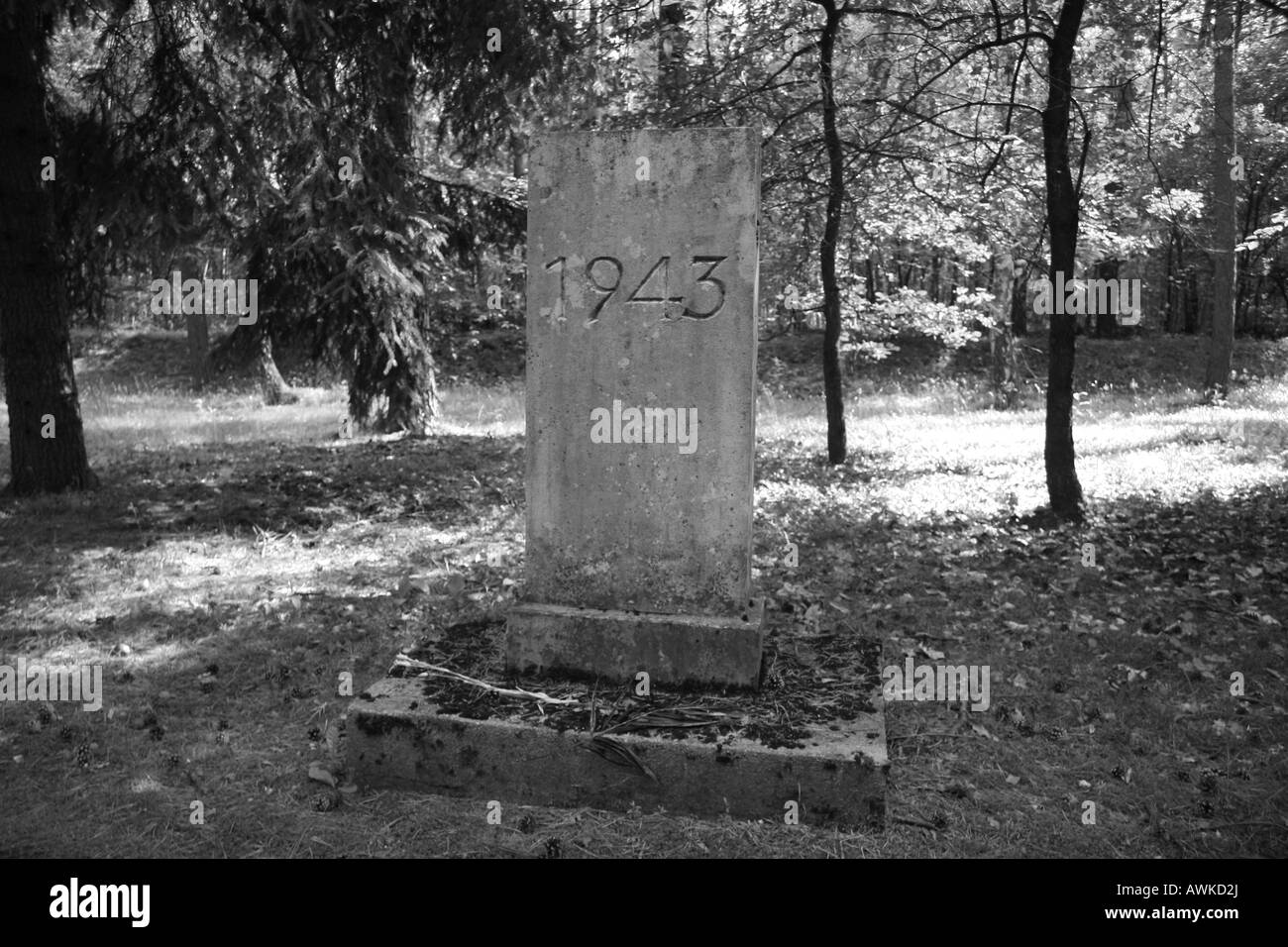 Ein Denkmal Grabstein auf dem Friedhof für sowjetische Kriegsgefangene in das ehemalige Nazi-KZ Bergen-Belsen, Deutschland. Stockfoto