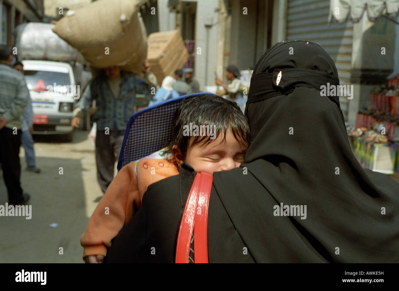 Frau und Kind, islamische Kairo Stockfoto