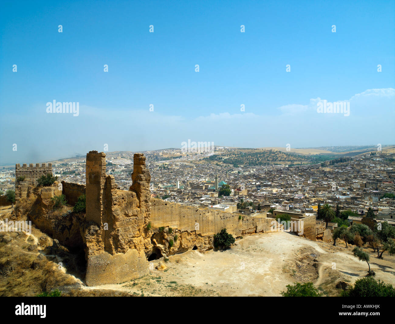 Die Ruined Mauern der Medina von Fes Stockfoto