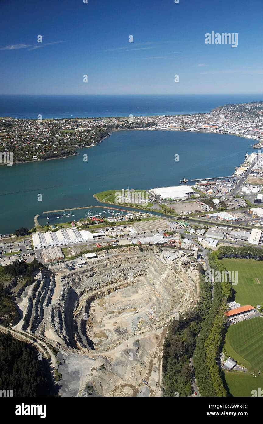 Palmers Steinbruch Logan Park und Otago Harbour Dunedin Neuseeland Südinsel Antenne Stockfoto