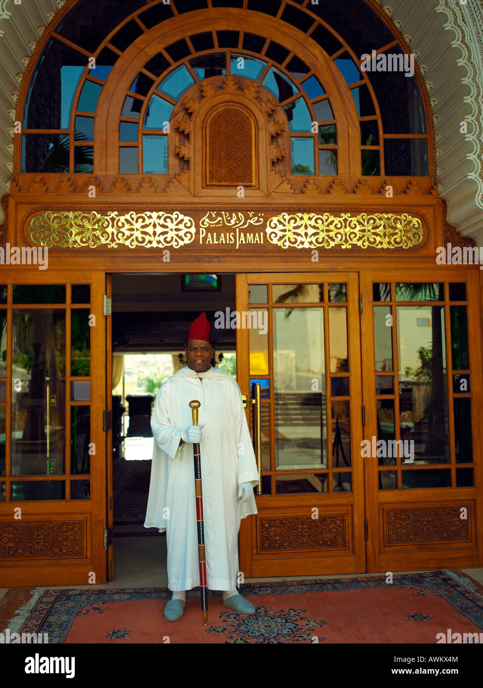 Der Portier im Sofitel Palais Jamai Hotel in Fez Stockfoto