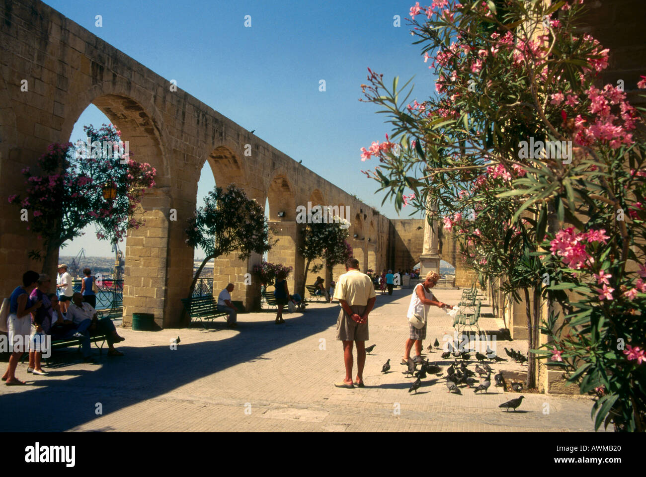 Menschen im Garten, Upper Barracca Gardens, Valetta, Malta Stockfoto