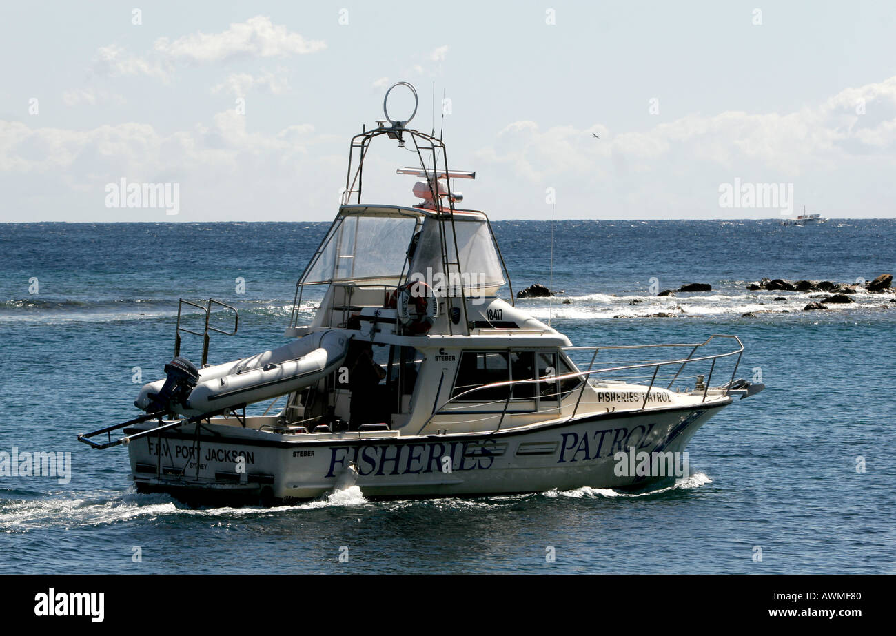 Fisch Patrouille Schiff Polizei Riff Stockfoto