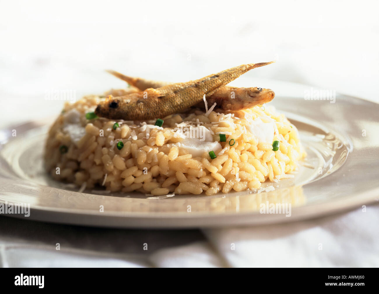 Risotto mit frittierten Sardellen, close-up Stockfoto