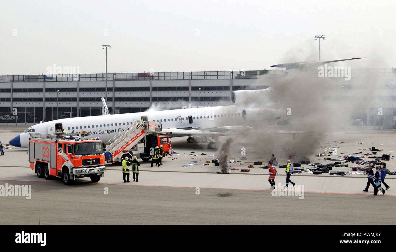 Notfallübung Flugzeugabsturz, Flughafen Stuttgart, BadenWürttemberg