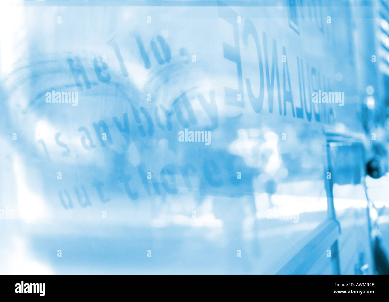 Hallo, ist jemand da draußen, "Krankenwagen" Texte und Straßenszene, Composite, Nahaufnahme Stockfoto