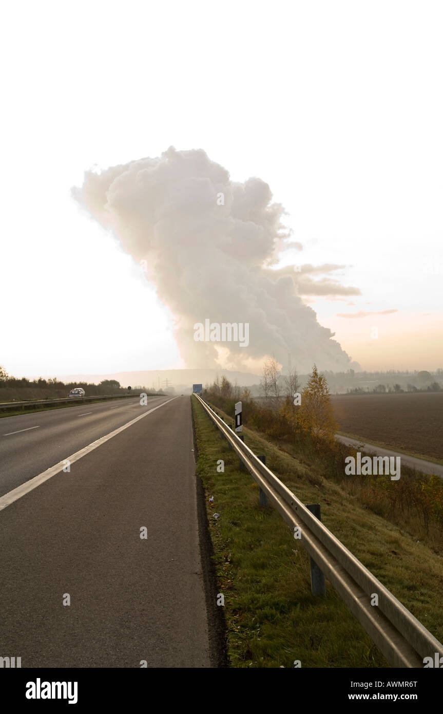 Braunkohle Pflanze, Wolken, die verursachten CO2-Emissionen Stockfoto