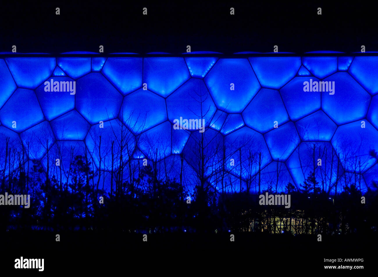 Nachtansicht der Water Cube Austragungsort für Olympische Wettbewerbe bei den Olympischen Spielen in Peking Stockfoto