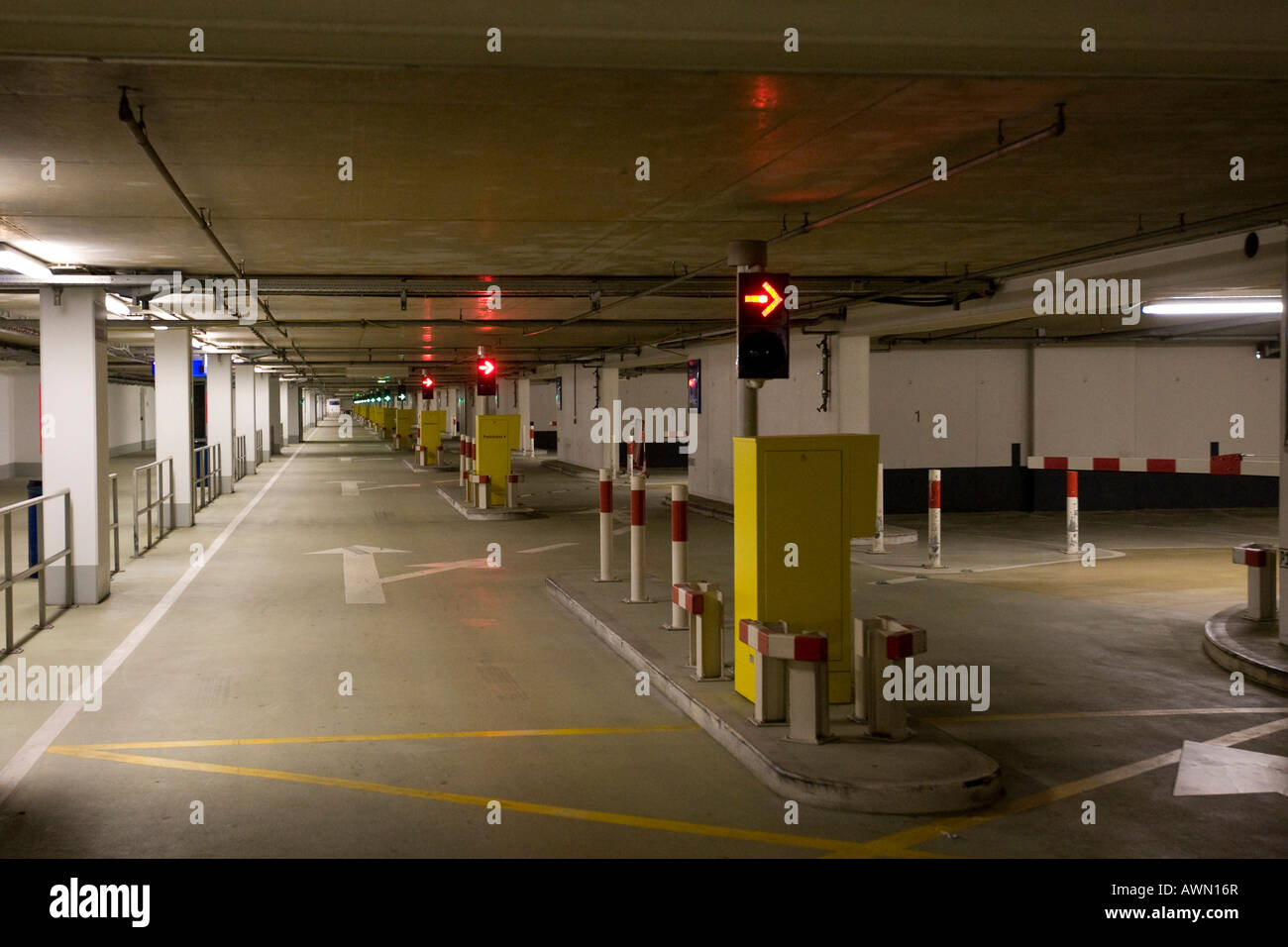 Bilder Frankfurt Flughafen Terminal 2 Abholer Parken www.alamy.de