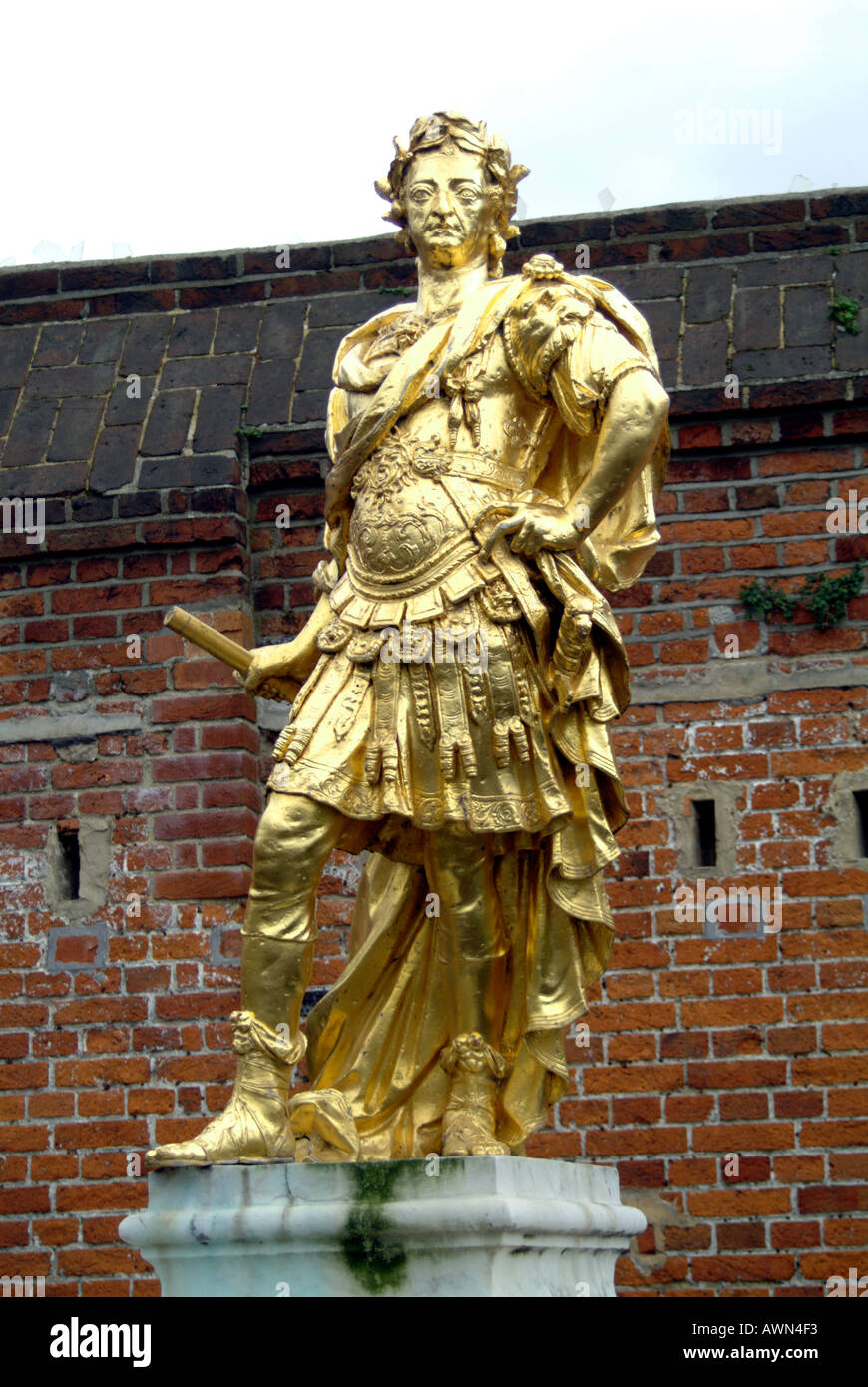 Vergoldete Statue von William III gekleidet wie ein römischer Zenturio Portsmouth England Stockfoto