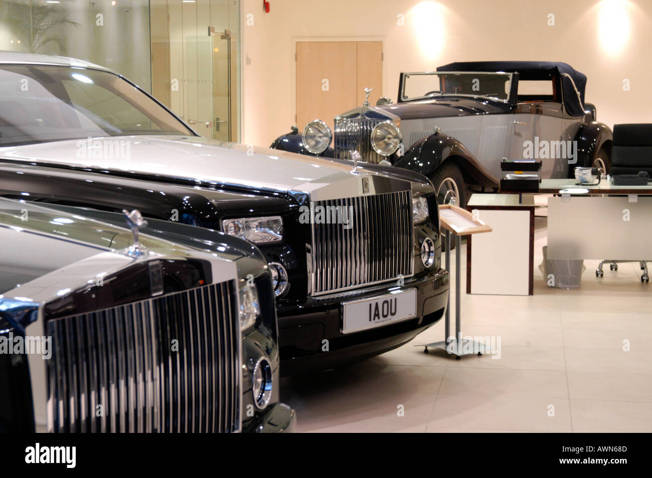 Rolls Royce Car Showroom in Mayfair, London, Großbritannien Stockfoto