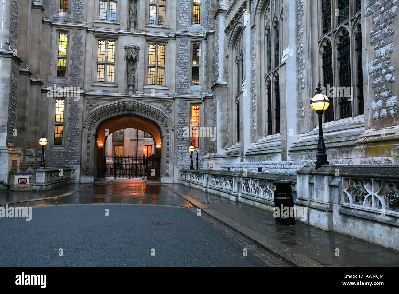 Kings College-Bibliothek in der Chancery Lane / Fleet Street, City of Westminster, London, UK Stockfoto