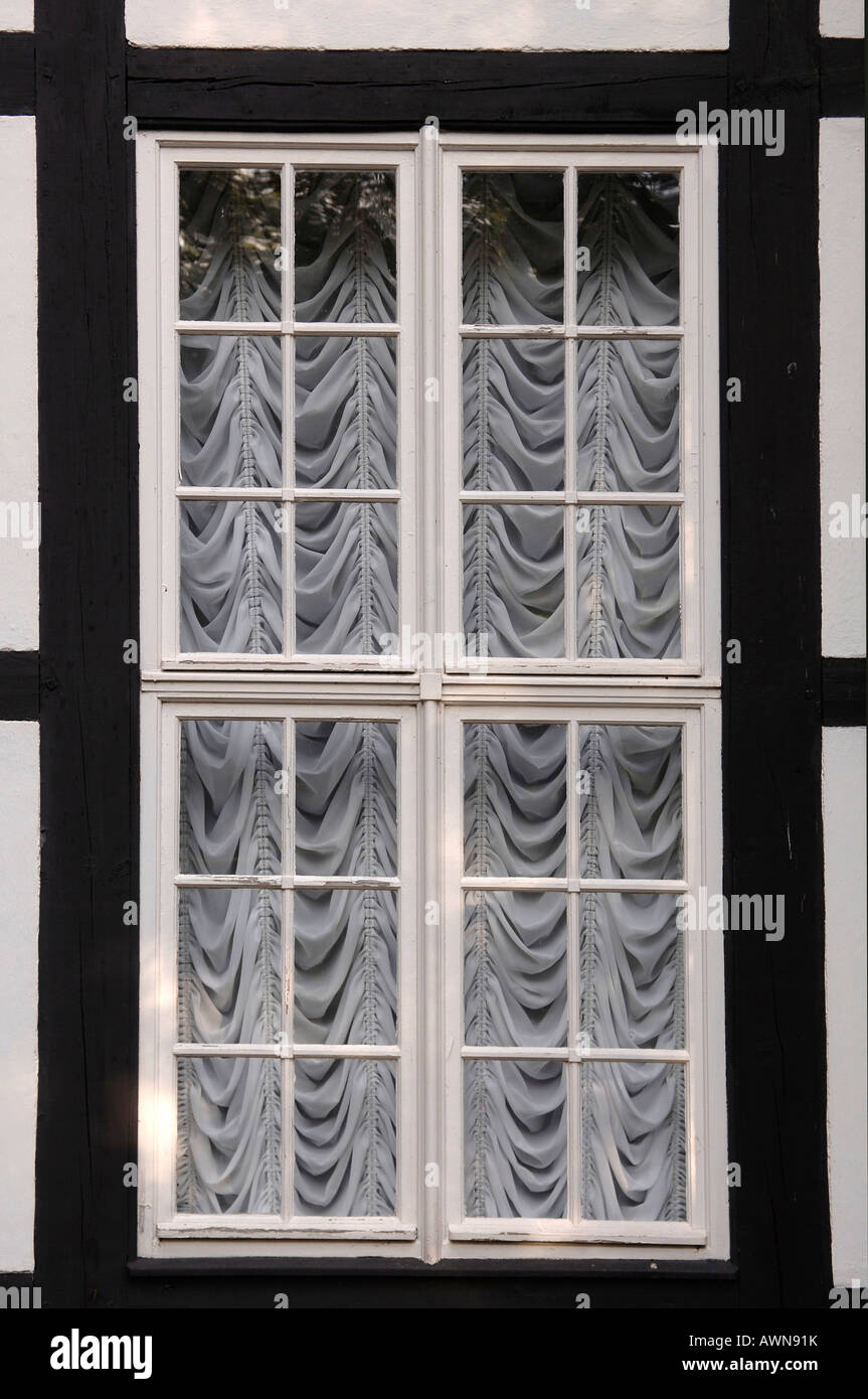 Detail erschossen, Fenster mit Vorhängen, Pavillon in Bad Lauchstaedter Park, Bad Lauchstaedt, Sachsen-Anhalt, Deutschland, Europa Stockfoto