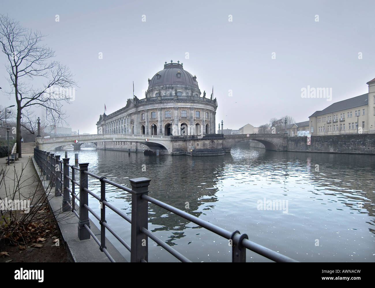 UNESCO World Heritage Site Museum Bode, Museumsinsel am Fluss Spree, Twilight-Berlin, Deutschland Stockfoto