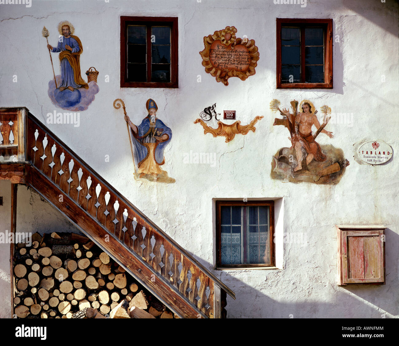 AT - TYROL: Detail des typischen Tiroler Bauernhaus in Tabland in der Nähe von Mötz Stockfoto