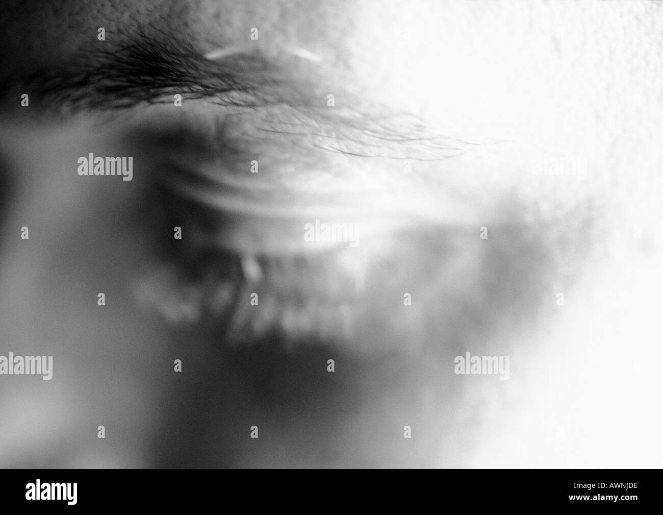 Des Menschen Auge, verschwommen, close-up, b&w Stockfoto