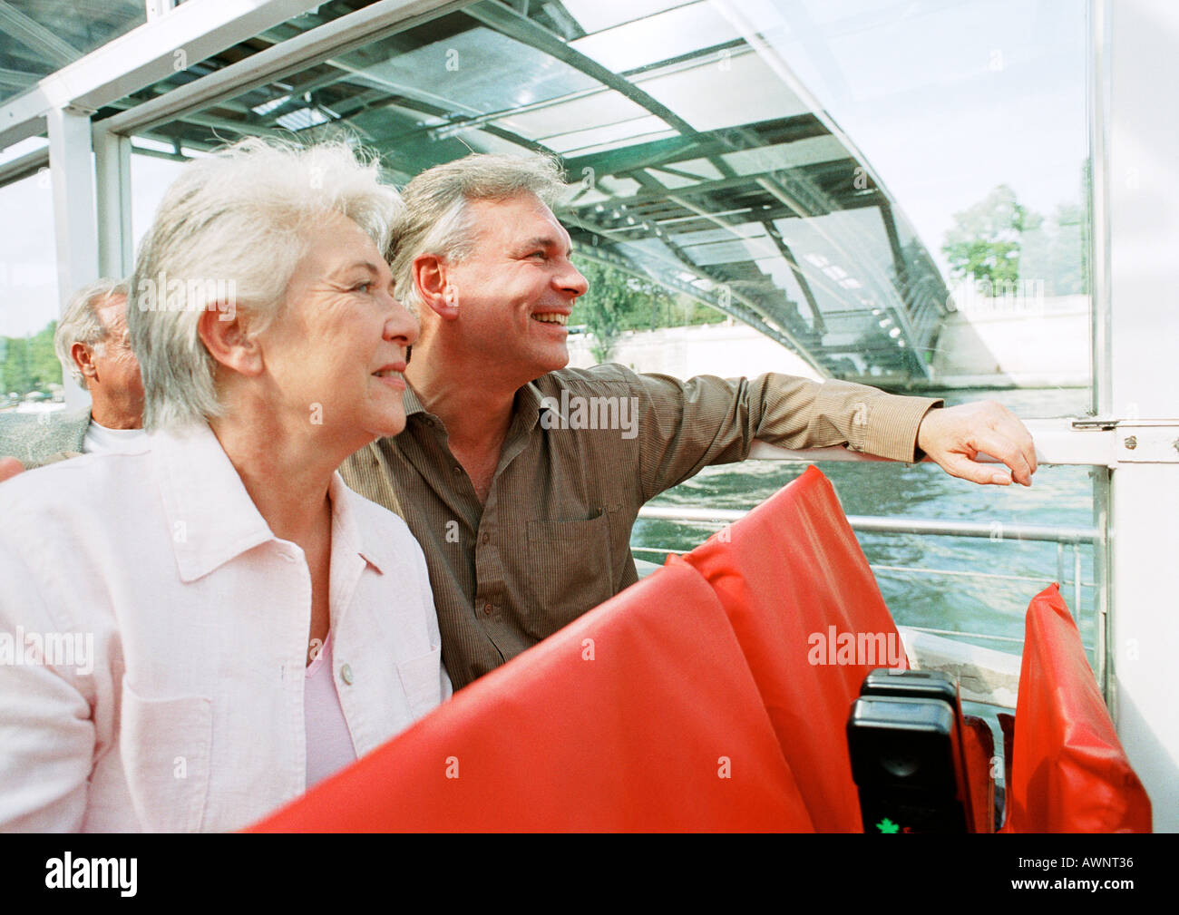 Reifer Mann und Frau auf einem Boot Stockfoto